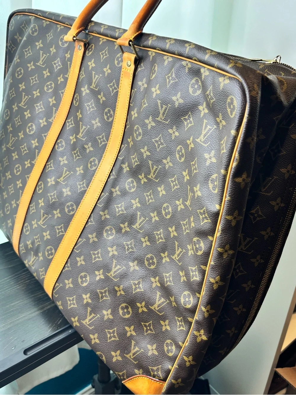 Louis Vuitton please has